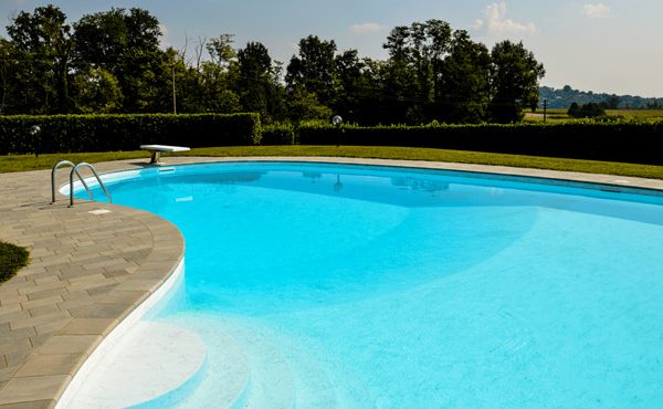 piscina-interrata-forma-libera-clever-piscine